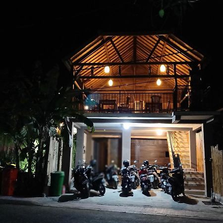 Happy Penida Hostel 2 Toyapakeh エクステリア 写真