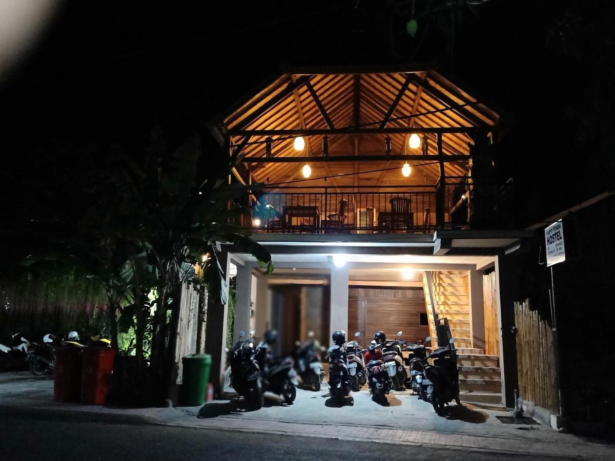 Happy Penida Hostel 2 Toyapakeh エクステリア 写真